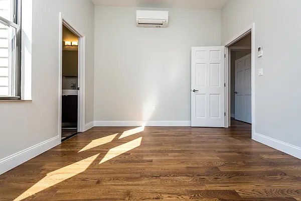 Rented by Nooklyn NYC LLC | media 36