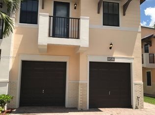10453 NW 61st Ln, Doral, FL 33178