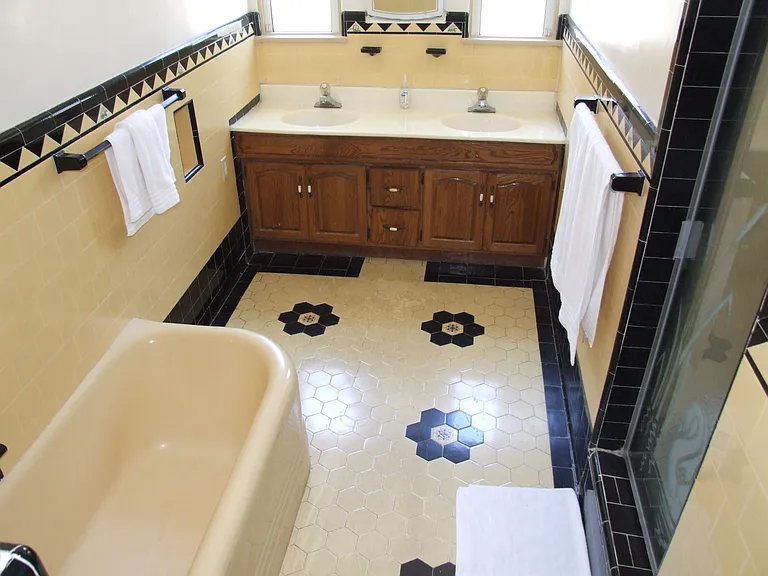 4307 York Blvd — Photo 12