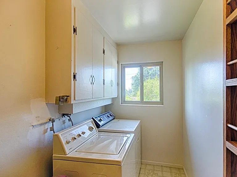 516 Escalona Dr — Photo 8