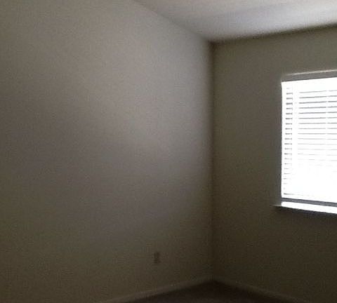 3rd image of 1515 Portsmouth Ln