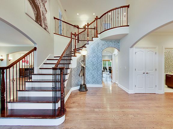 3rd image of 205 Beech Dr