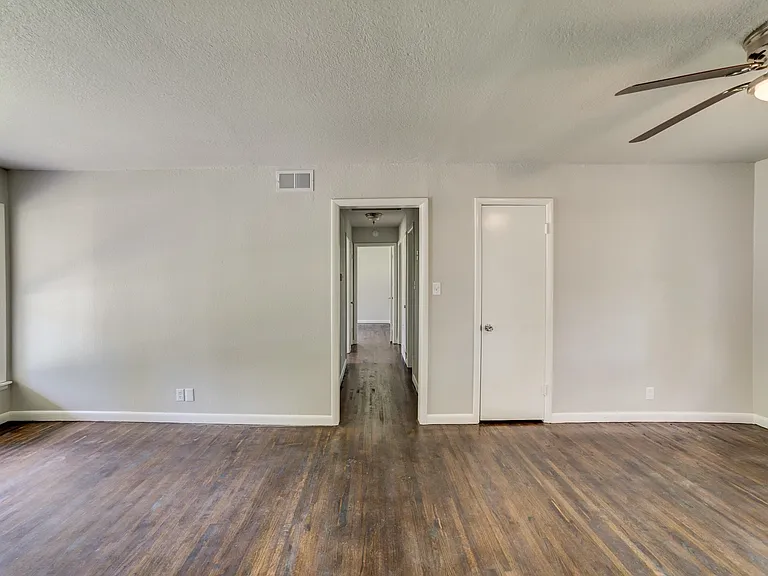 1618 S Ash Pl — Photo 5