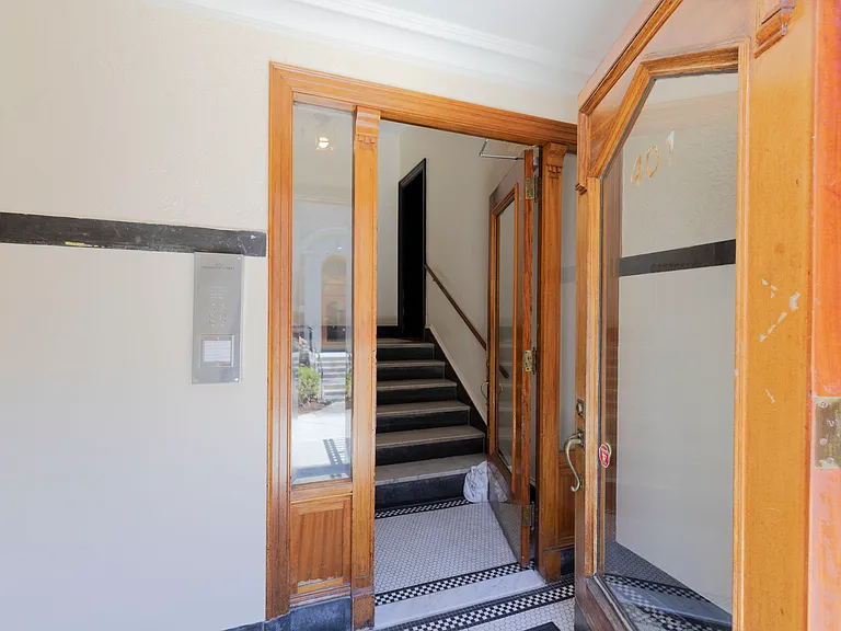 401 Washington St #4 — Photo 4
