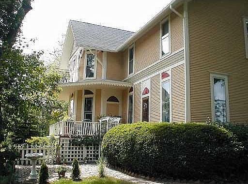 3rd image of 7215 N Ann Arbor St
