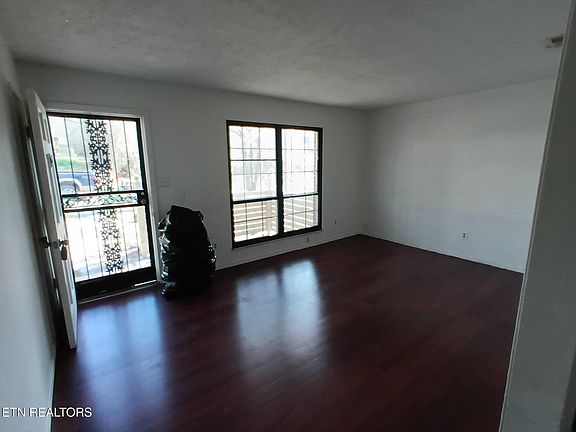 2nd image of 2809 Lay Ave
