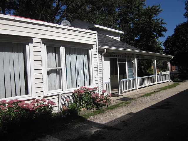 2nd image of 414 N Richmond Ave