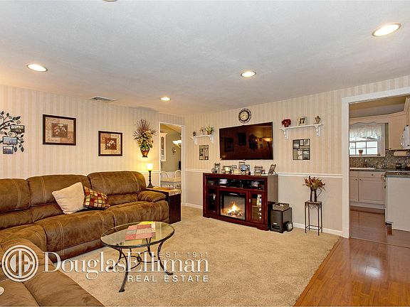 3rd image of 268 Port Ave