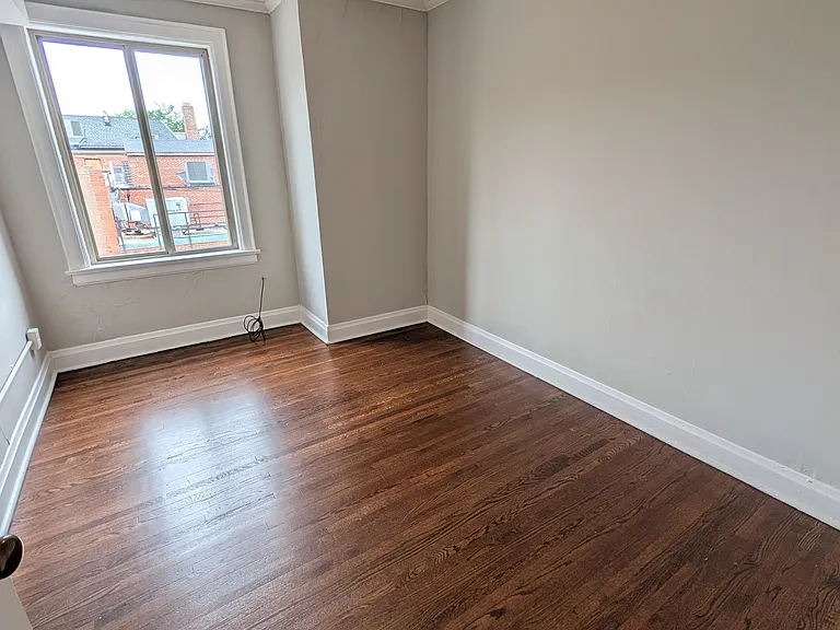 2112 Arlington Ave — Photo 10