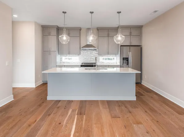 613 Fairview Ave NE Unit 3, Grand Rapids, MI 49503