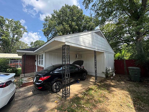 5th image of 1624 Mary Dr