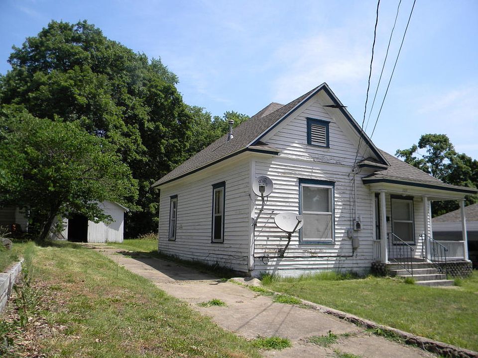 2nd image of 1031 Cedar St