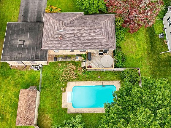 3rd image of 48 Ryerson Road