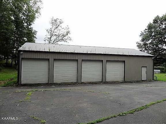 2nd image of 110 York Ln