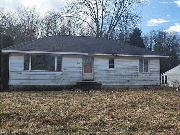 2nd image of 2312 Eschtruth St