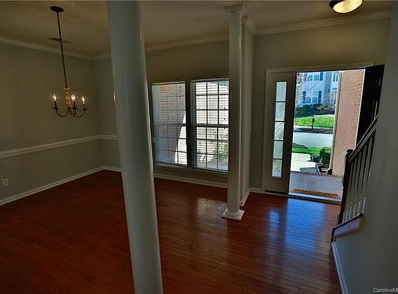 4th image of 2136 Southridge Dr