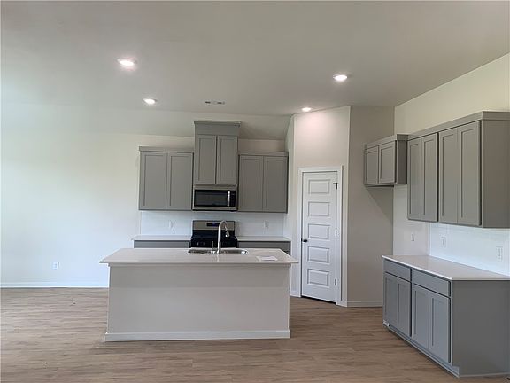 2nd image of 223 New York Ave