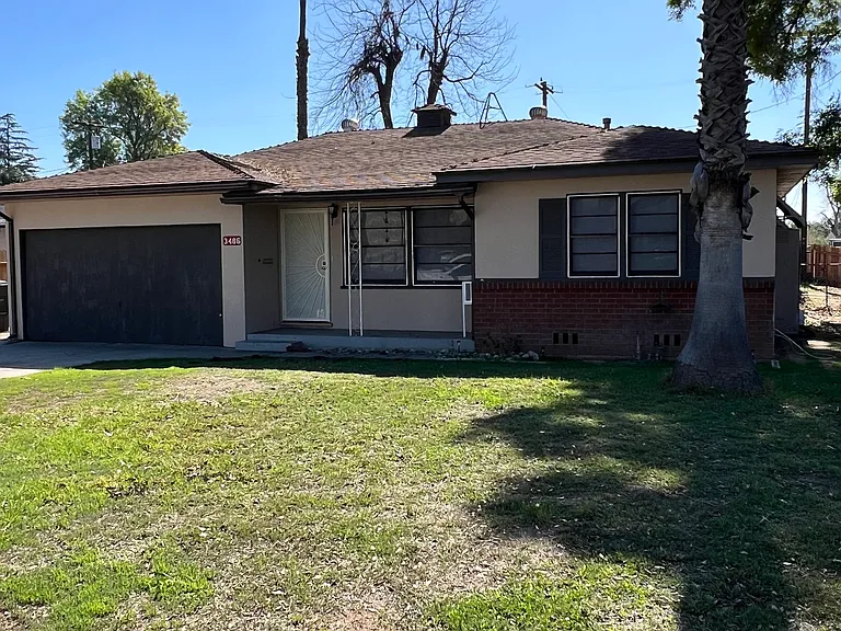 Laura Ln — Photo 1
