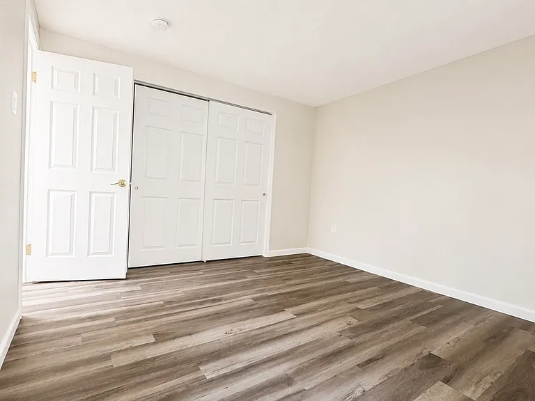 304 Lake Crystalbrook Dr — Photo 30
