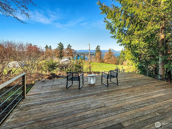 4th image of 11519 Sea Breeze Avenue SW