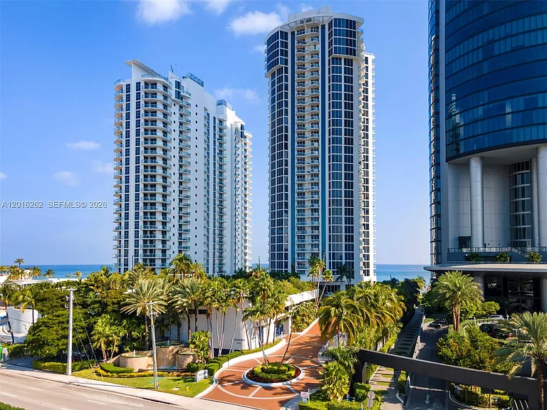 18671 Collins Ave #404 — Photo 3