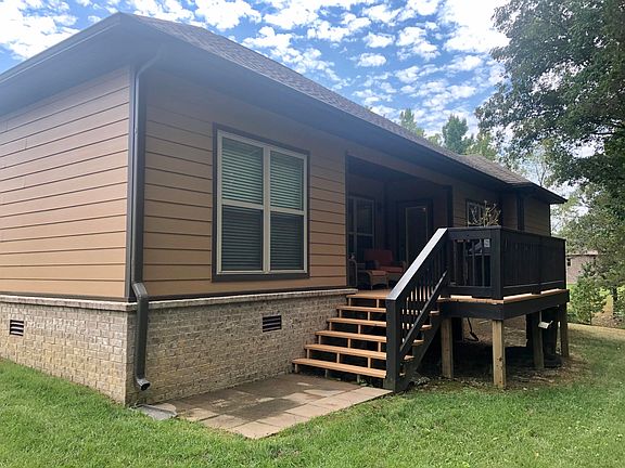 2nd image of 60 Woodlands Cir