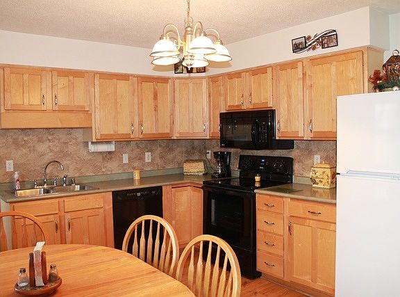 5th image of 5075 Nace Ln