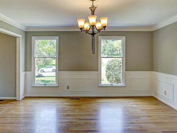 5th image of 7405 Woodcroft Dr