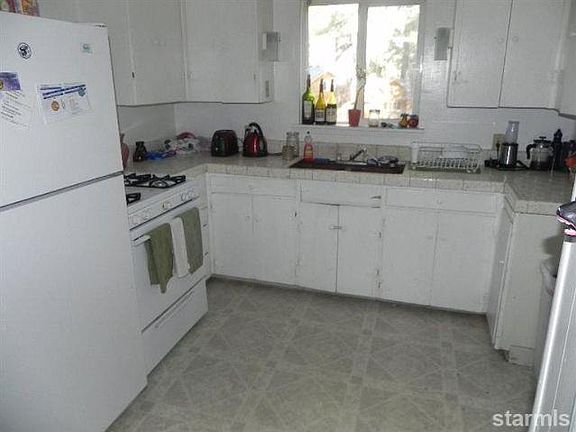 5th image of 1061 Marjorie St