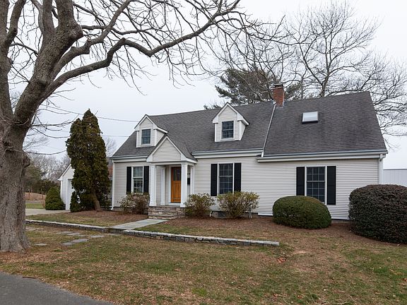44 Willard Avenue