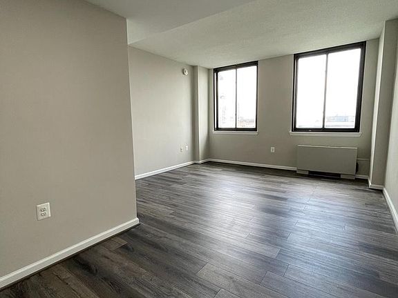 2nd image of 801 N Pitt St APT 609