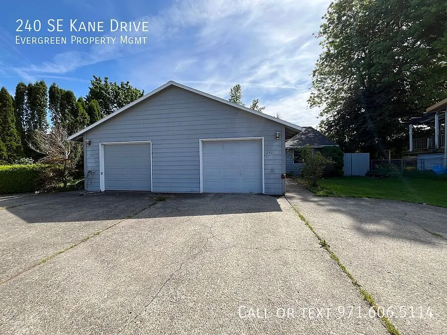 Building Photo - 240 SE Kane Dr