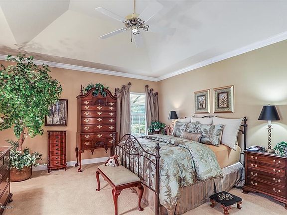 18-Master Bedroom
