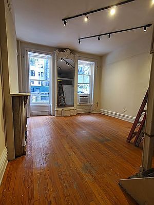 1st image of 353 W 51st St APT 4