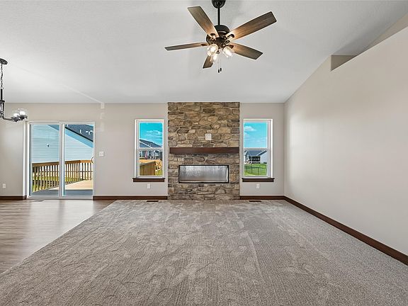 5th image of 534 Cedar Ridge Rd