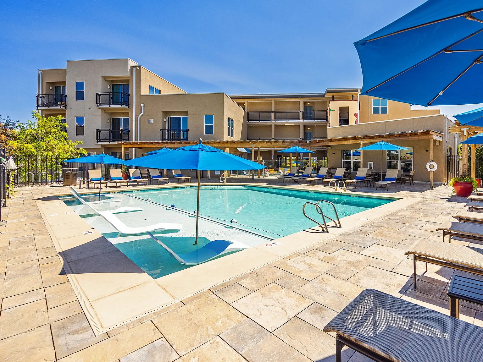 ABQ Uptown Apartments — Photo 4