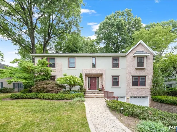 41 Downey Dr, Tenafly, NJ 07670