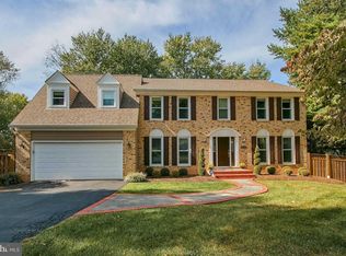 1913 Windsor Hunt Ct, Vienna, VA 22182