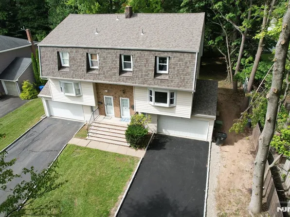 85 Primrose Lane #B, Paramus, NJ 07652