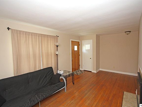 4th image of 23 Delano St
