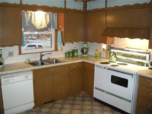 5th image of 8828 Evanston Way