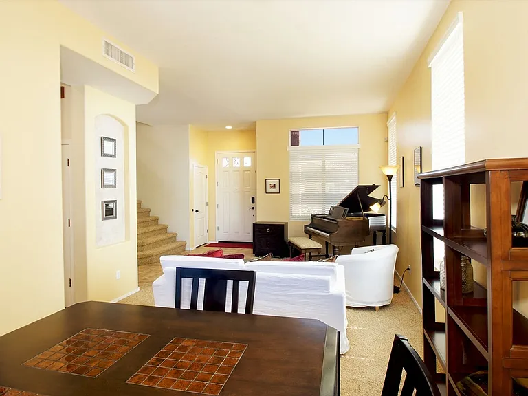 239 W Desert Ave — Photo 32