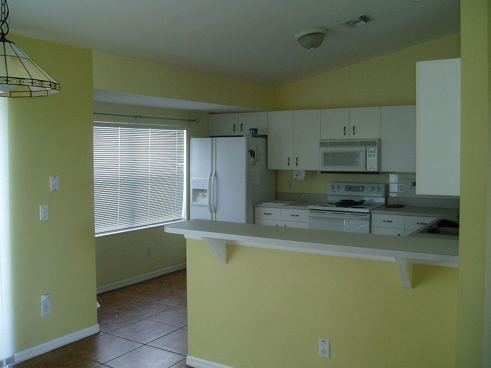 1st image of 3256 33rd Ave NE