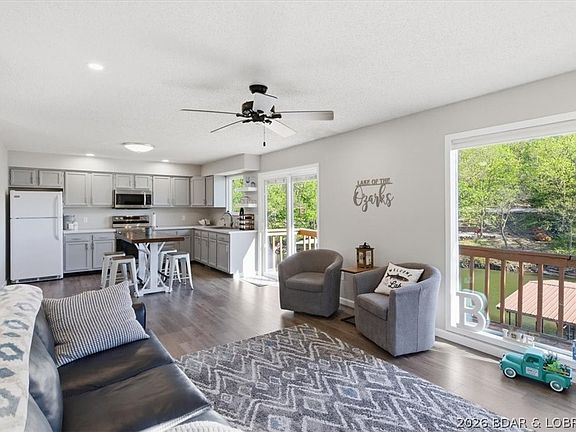 4th image of 26838 Edgewater Dr