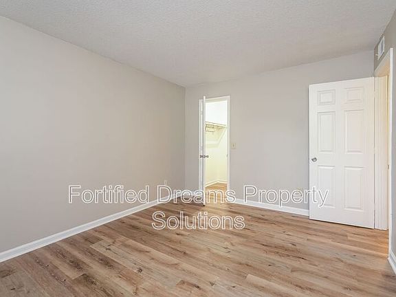 5th image of 509 Mystic Dr APT A