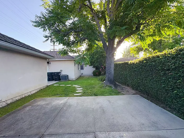 2080 Robin Rd — Photo 23