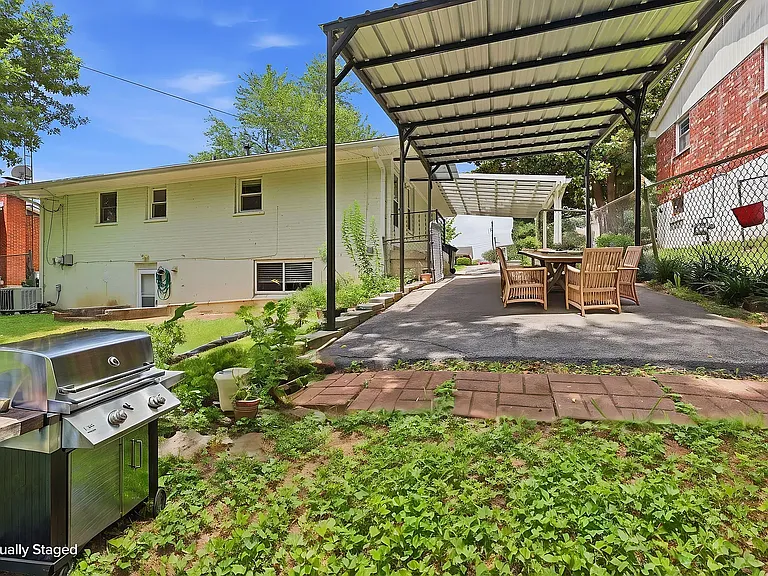 308 Mulberry Dr — Photo 8