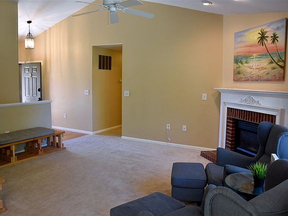 4th image of 8760 Sentry Dr
