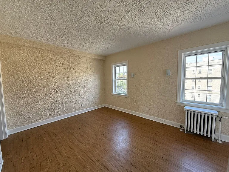 Bayard Manor Apartments — Photo 49