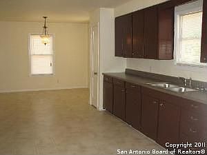 2nd image of 510 Glamis Ave